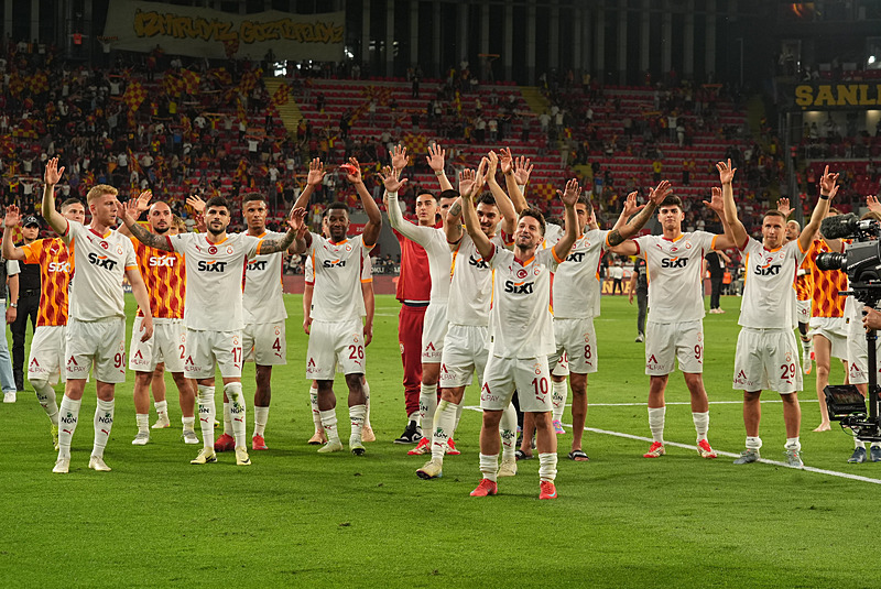 TRANSFER HABERİ: Galatasaray’dan hücuma sürpriz hamle! İşte gündeme gelen o isim