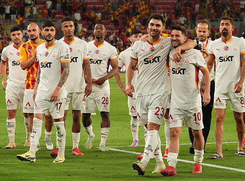 TRANSFER HABERİ: Galatasaray’dan hücuma sürpriz hamle! İşte gündeme gelen o isim