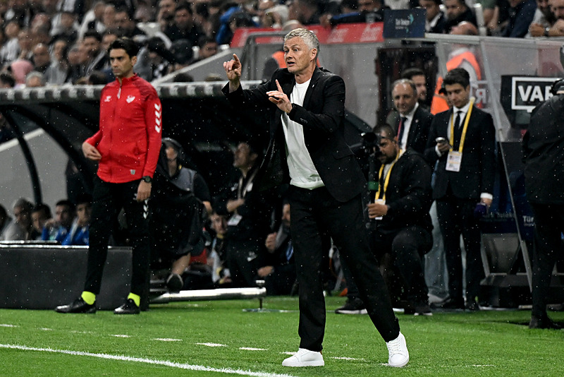 Spor yazarlarından Beşiktaş-Çaykur Rizespor maçı sonrası yorumlar!