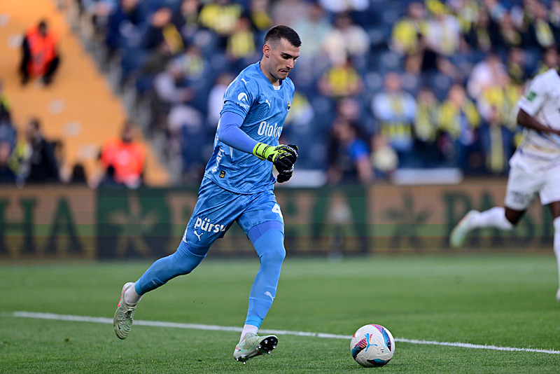 Fenerbahçe’de Livakovic ile yollar ayrılıyor mu? Yerine gelecek aday belli oldu
