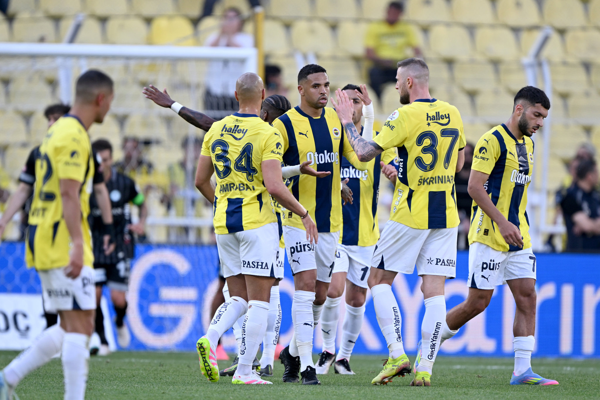 Fenerbahçe’de köklü değişim! O isimlerle yollar ayrılıyor