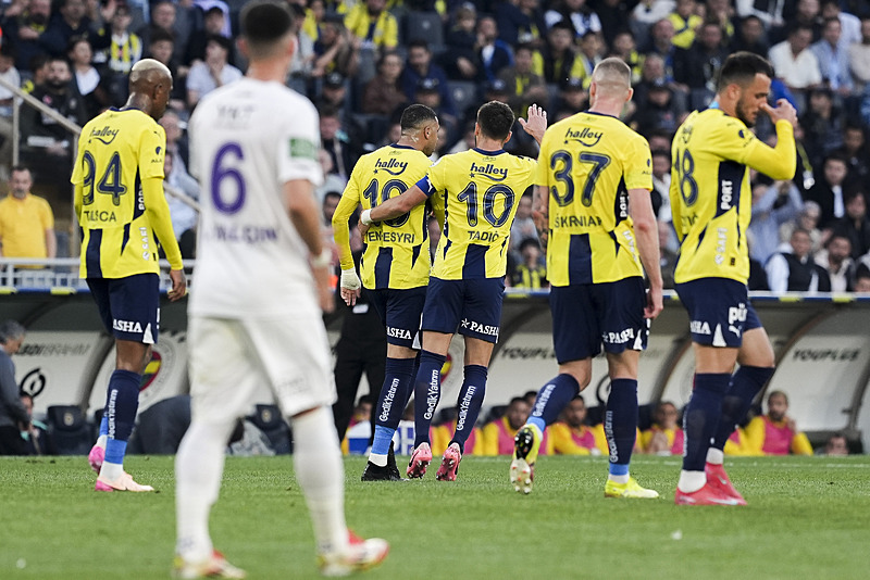 TRANSFER HABERİ: Fenerbahçe’ye süper golcü! Süper Lig tarihine geçecek