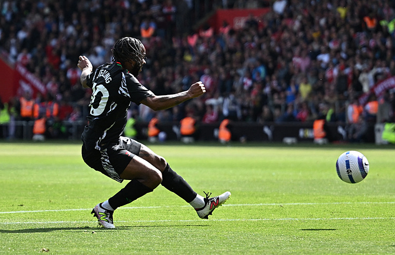 TRANSFER HABERİ - Galatasaray’dan Sterling hamlesi! İlk görüşme olumlu geçti
