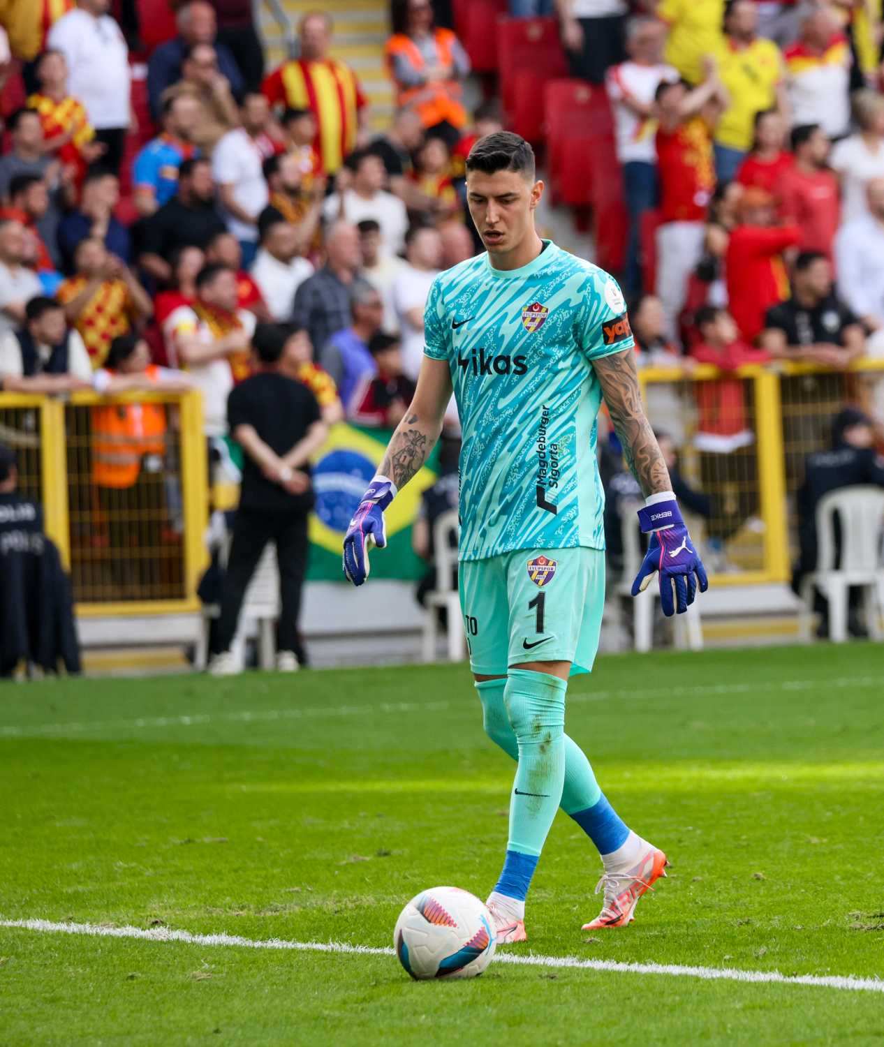 Galatasaray Berke Özer’i bitiriyor!
