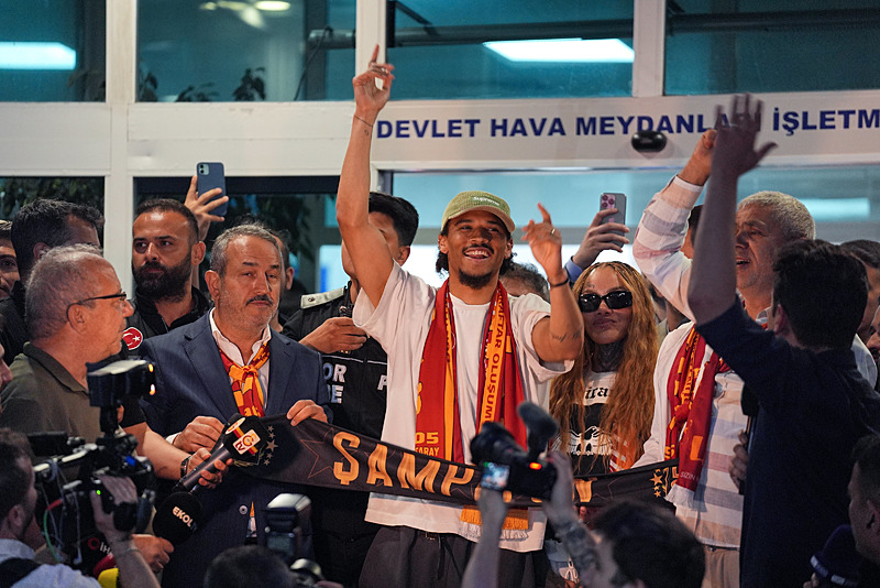 TRANSFER HABERİ - Galatasaray’ın yıldızına Çizme’den sürpriz talip!