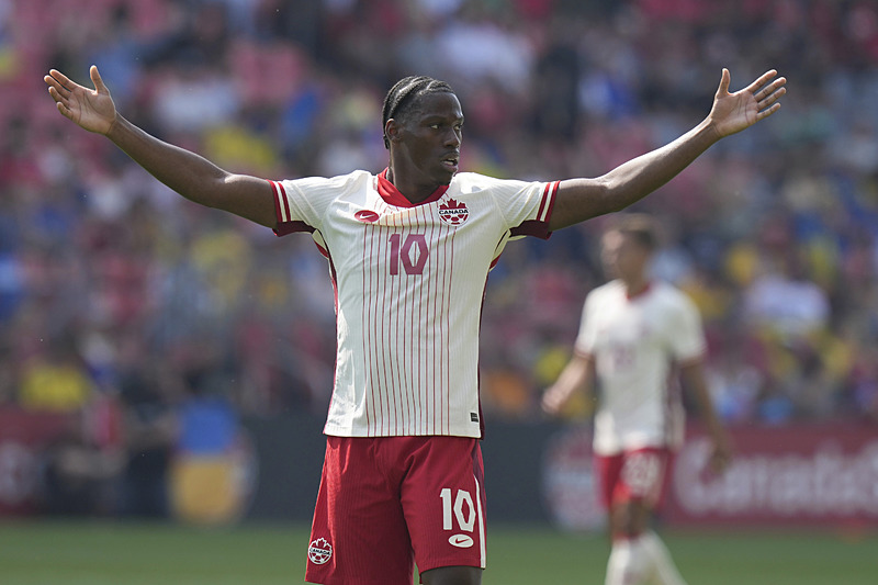 TRANSFER HABERİ: Ezeli rakipler bir kez daha karşı karşıya! Jonathan David için Fenerbahçe ve Galatasaray...