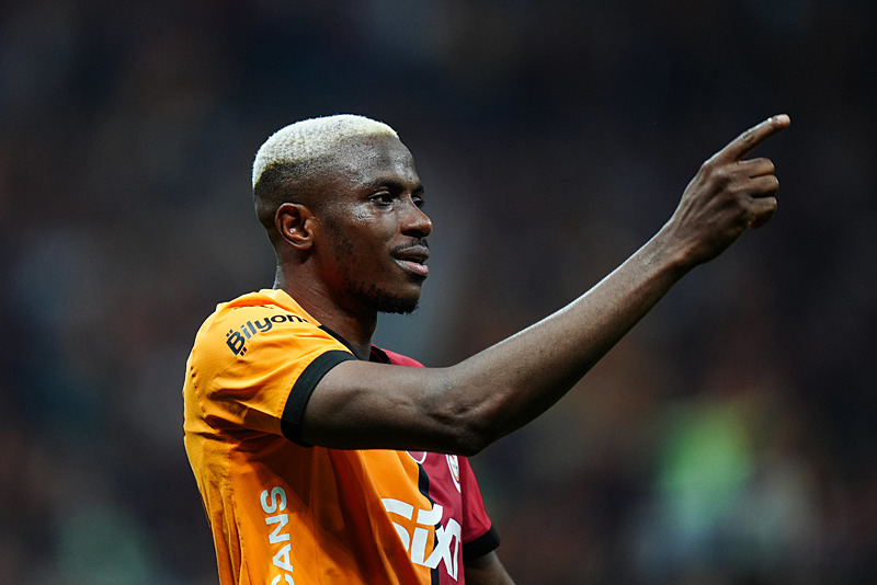 Osimhen’den Galatasaray’a transfer mesajı!