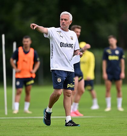 TRANSFER HABERİ: Fenerbahçe’de dev operasyon! 10 futbolcunun bileti kesildi