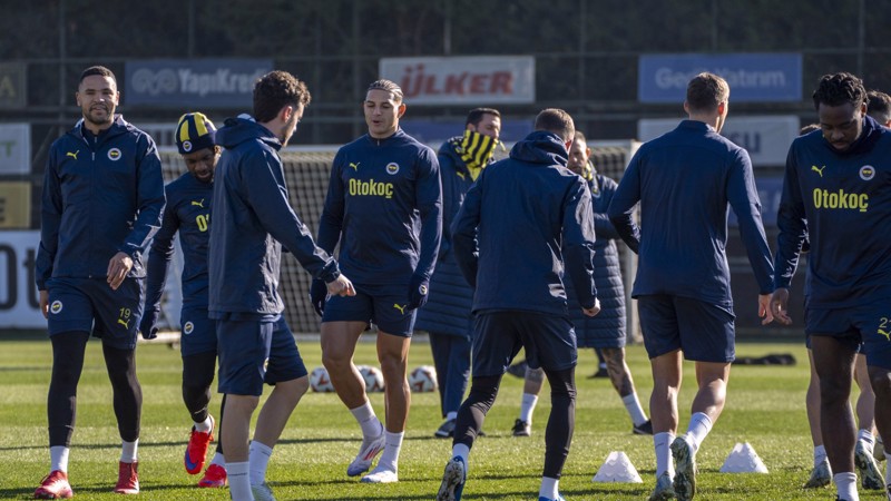 TRANSFER HABERİ: Fenerbahçe’de dev operasyon! 10 futbolcunun bileti kesildi