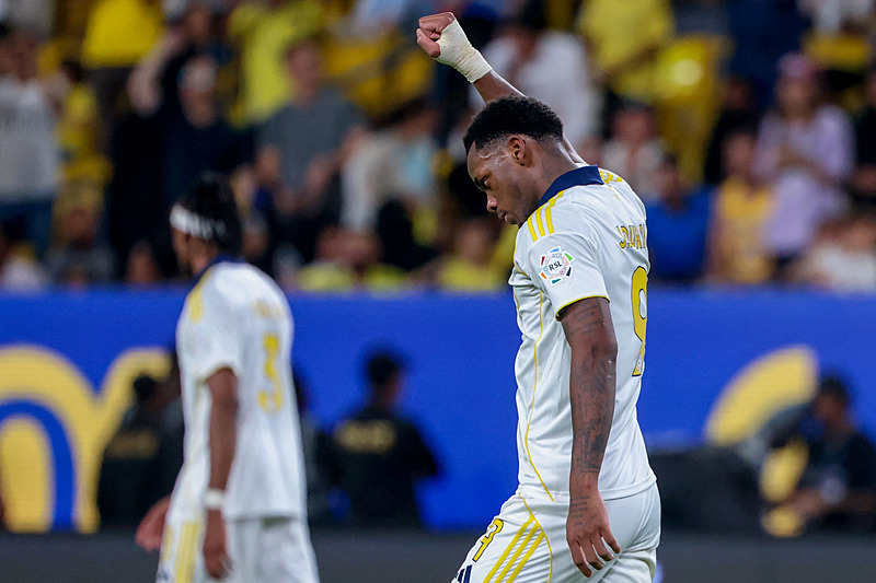 Fenerbahçe’den Jhon Duran ısrarı! Transfer teklifi ortaya çıktı