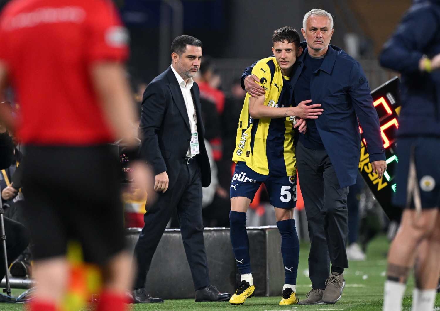 Fenerbahçe’den Beşiktaş’ın gözdesine kanca! Transferde flaş Szymanski detayı