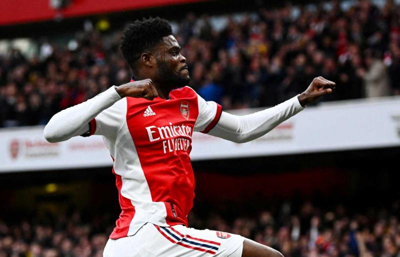 Milan da peşinde! Fenerbahçe Arsenal’ın yıldızını bitiriyor