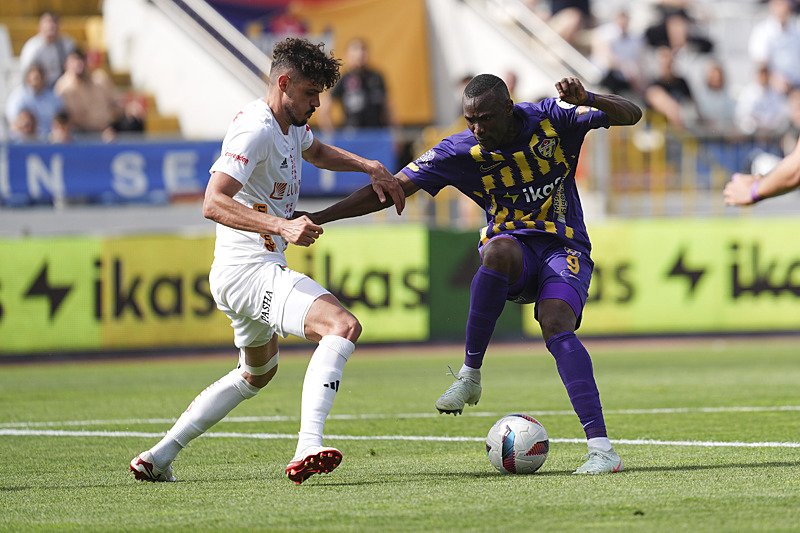 Mame Thiam Fenerbahçe’nin transferini açıkladı!