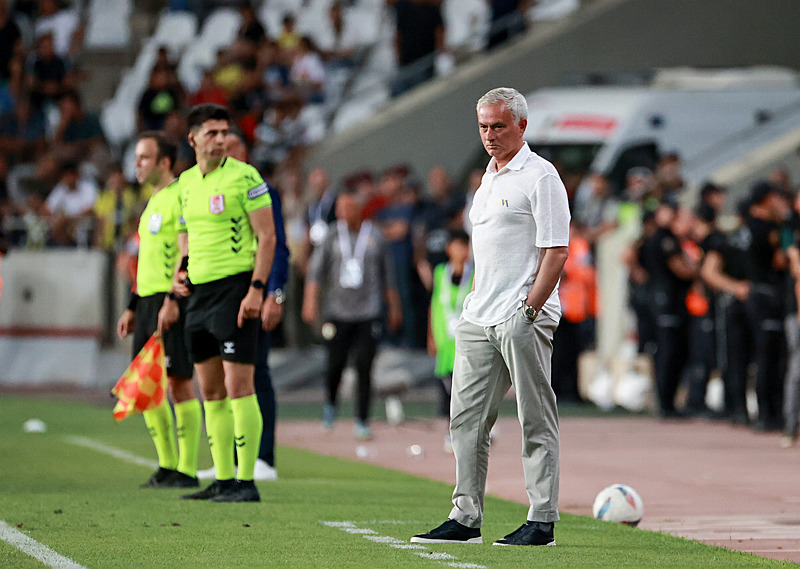 TRANSFER HABERLERİ | Fenerbahçe’ye dünya yıldızı! Mourinho transferi istiyor!