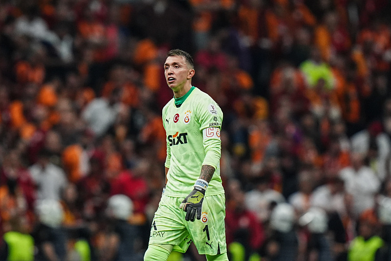 TRANSFER HABERİ: Fernando Muslera resmen açıkladı! İşte yeni takımı