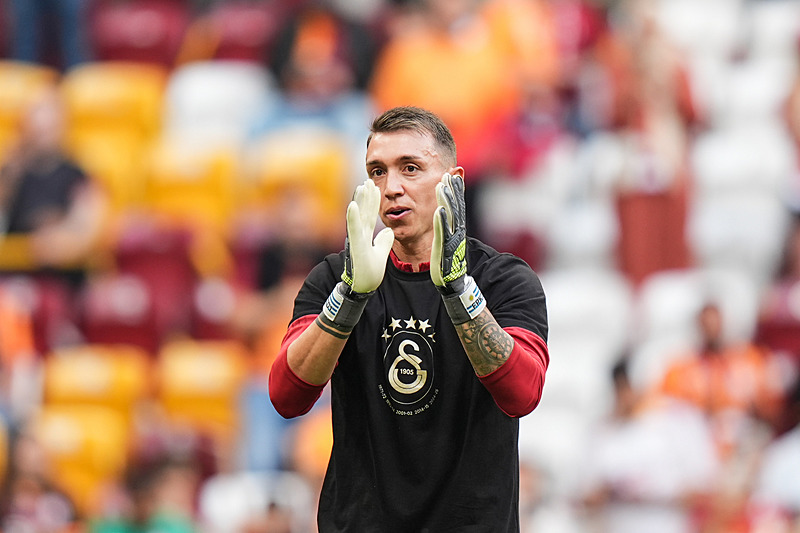 TRANSFER HABERİ: Fernando Muslera resmen açıkladı! İşte yeni takımı