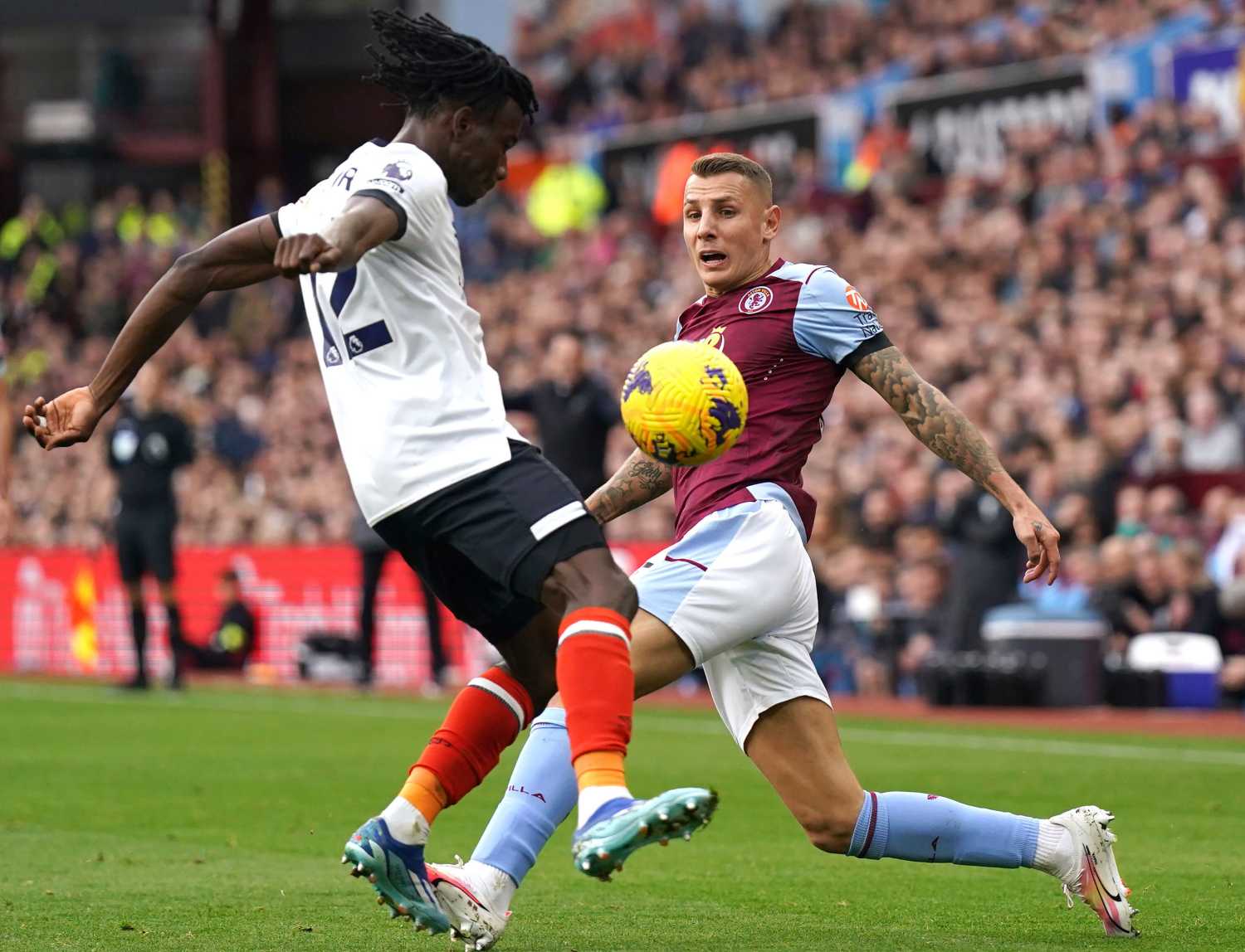 TRANSFER HABERİ | Galatasaray Aston Villa pazarlığı! Martinez sonrası...