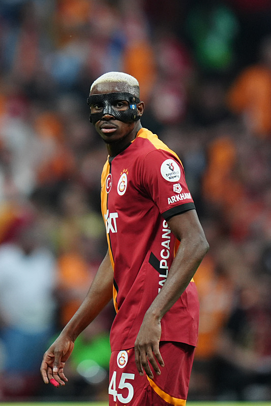 TRANSFER HABERİ: Napoli’den Galatasaray’ı endişelendiren Osimhen açıklaması!