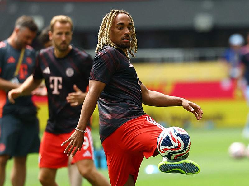 Galatasaray’a Sacha Boey şoku! Transferde hiç beklenmeyen engel