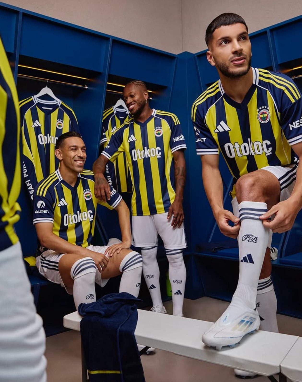 Fenerbahçe yeni sezon formalarını tanıttı!