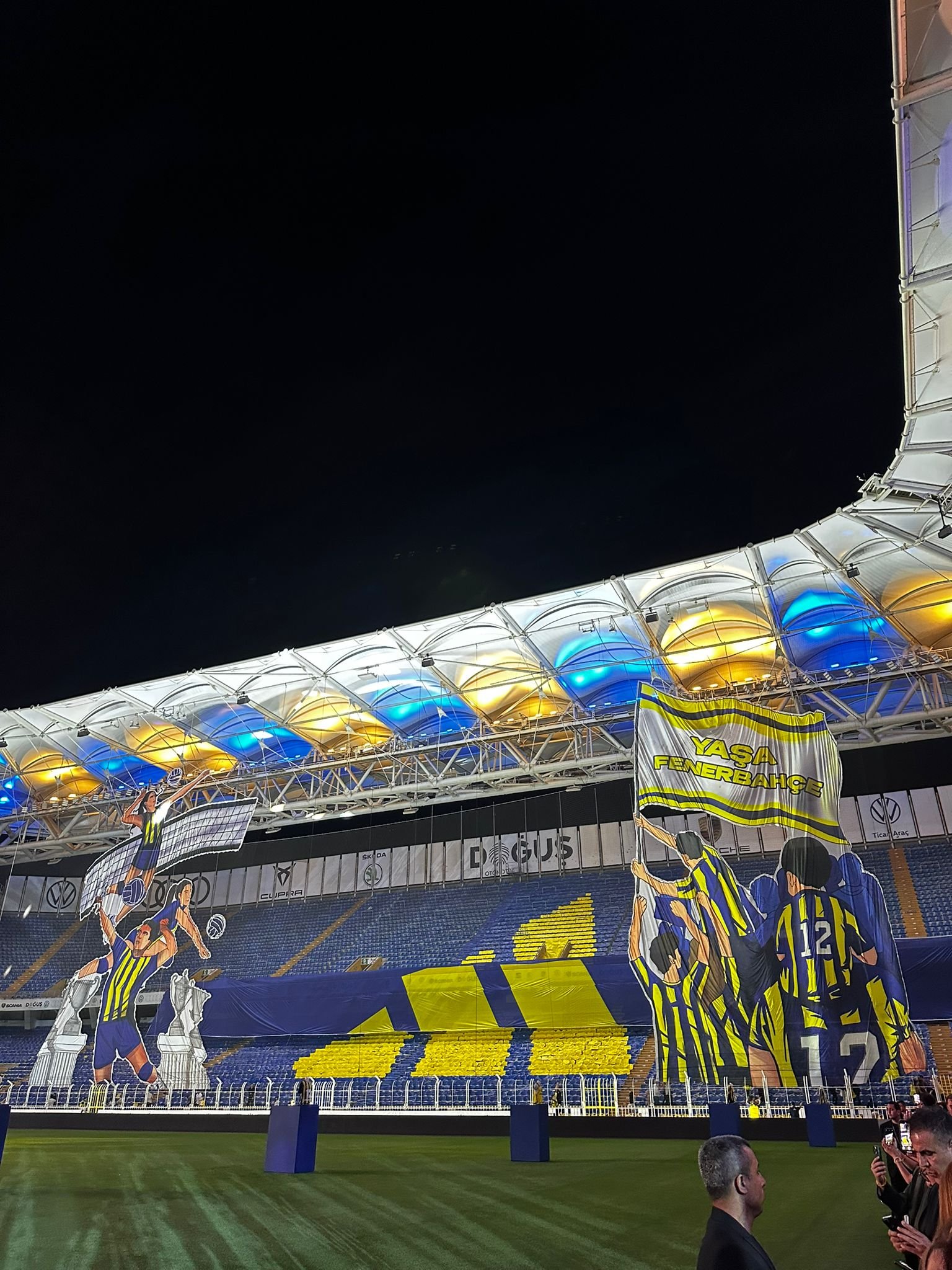 Fenerbahçe yeni sezon formalarını tanıttı!