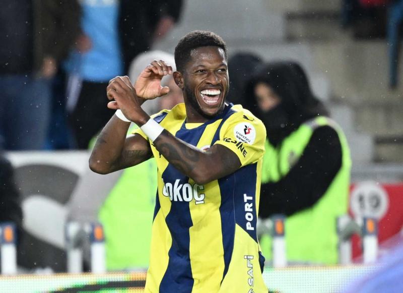 TRANSFER HABERLERİ | Fenerbahçe yıldız ismi ucuza göndermeyecek!
