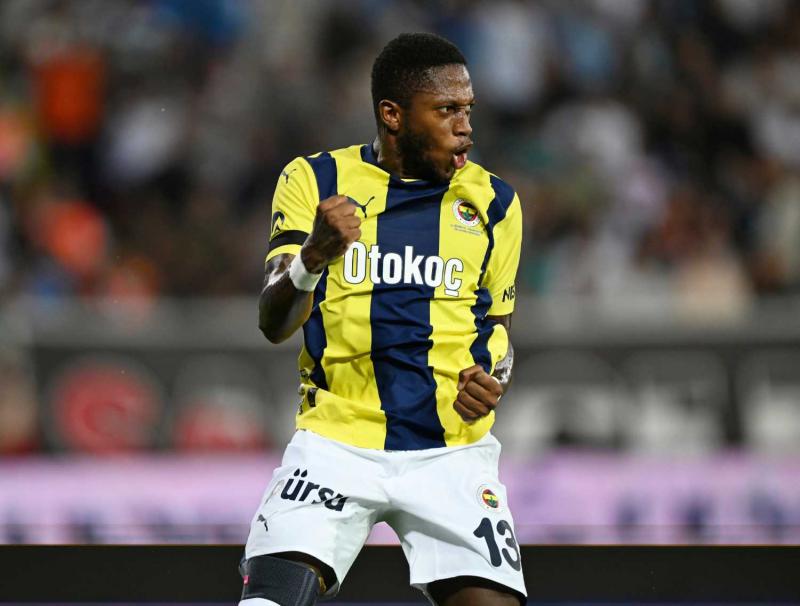 TRANSFER HABERLERİ | Fenerbahçe yıldız ismi ucuza göndermeyecek!