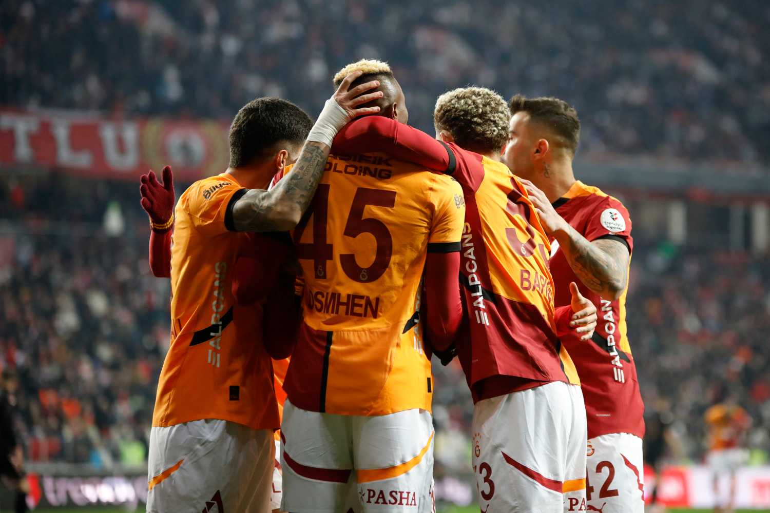 TRANSFER HABERİ | Galatasaray’da olay gelişme! Ayrılığı menajeri duyurdu