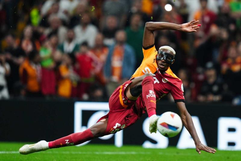 TRANSFER HABERİ: Rio Ferdinand’ı şaşırtan gelişme! Osimhen bu fiyata giderse...