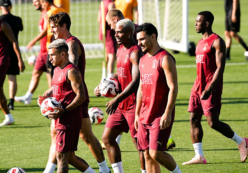 TRANSFER HABERİ: Galatasaray’dan Osimhen için yeni teklif! Banka teminatlarıyla birlikte...