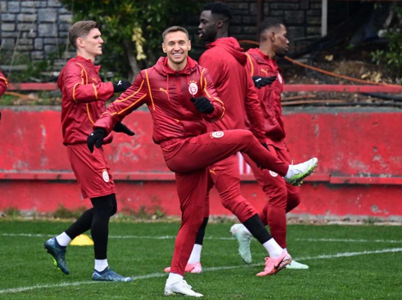 TRANSFER HABERİ: Galatasaray’da sürpriz veda! Geldiği gibi gidiyor