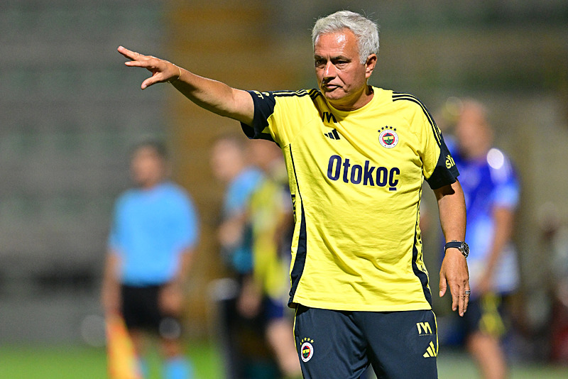 TRANSFER HABERİ | Vlahovic transferinde flaş gelişme! Mourinho’nun telefonu...