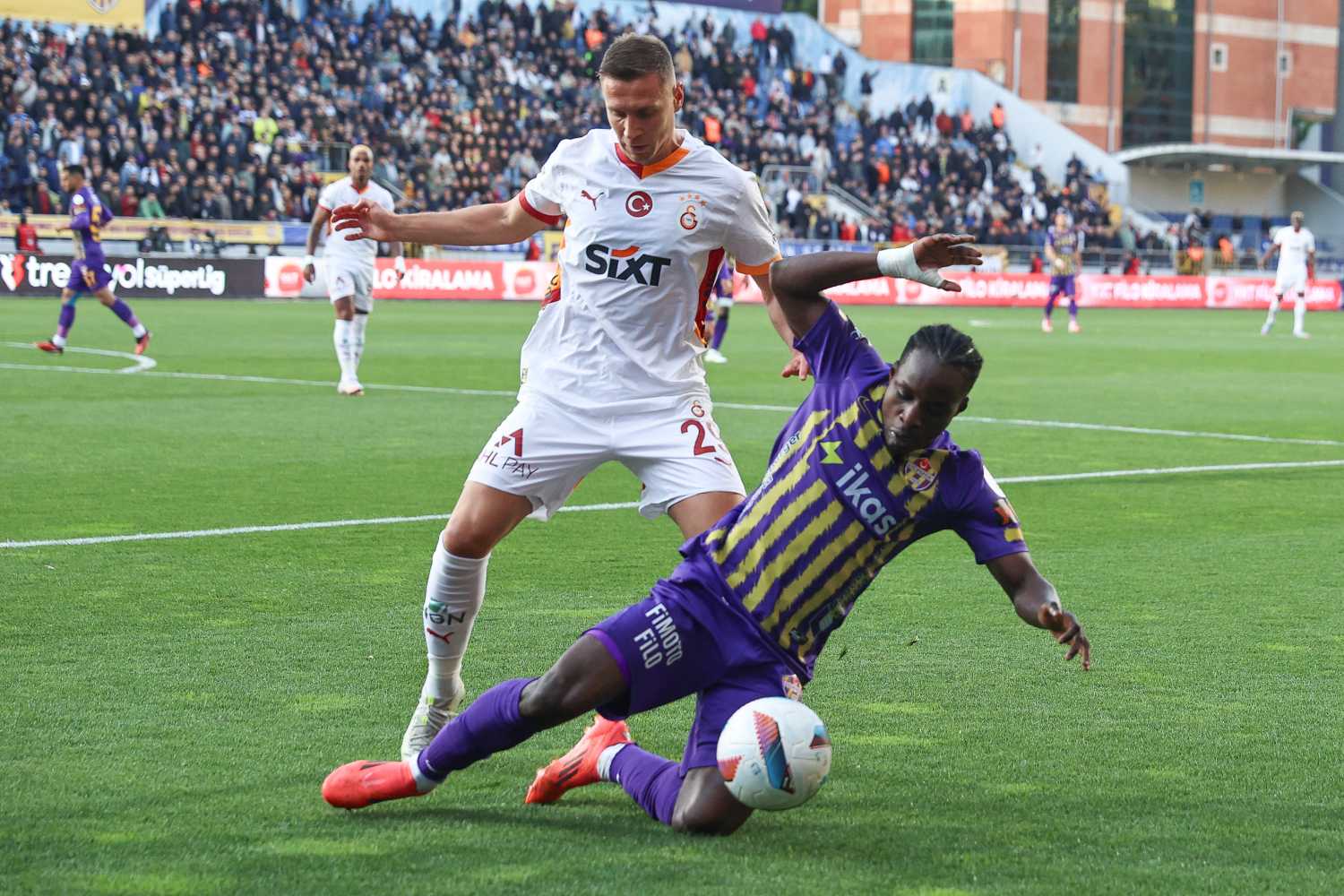 TRANSFER HABERİ: Galatasaray’da ayrılık! Hayal kırıklığı yaratmıştı