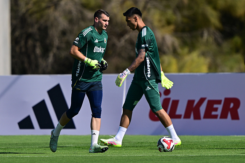 Fenerbahçe’ye transferde şok! Livakovic’in yerine gelecekti