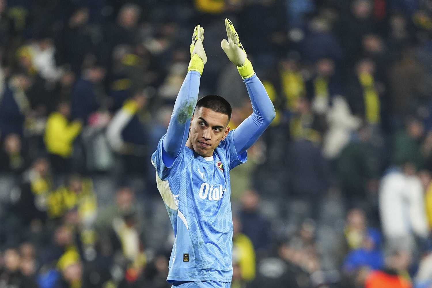 Fenerbahçe’ye transferde şok! Livakovic’in yerine gelecekti
