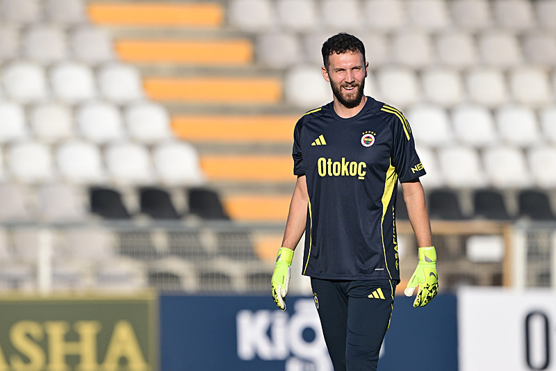 Fenerbahçe’ye transferde şok! Livakovic’in yerine gelecekti