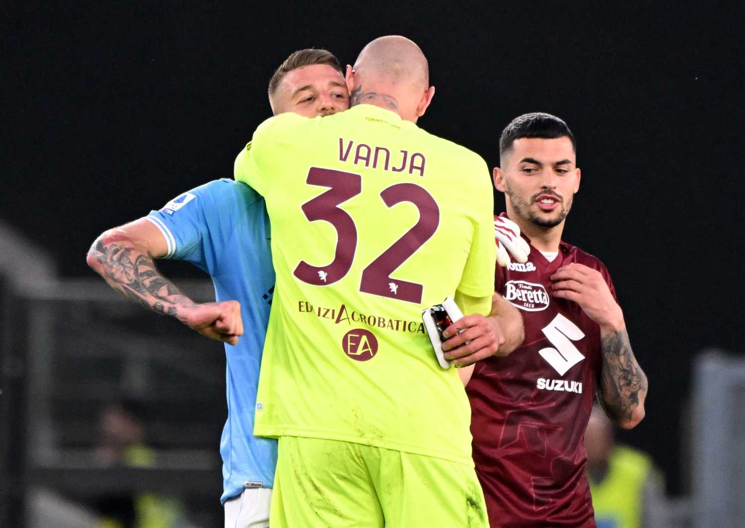 Fenerbahçe’ye transferde şok! Livakovic’in yerine gelecekti
