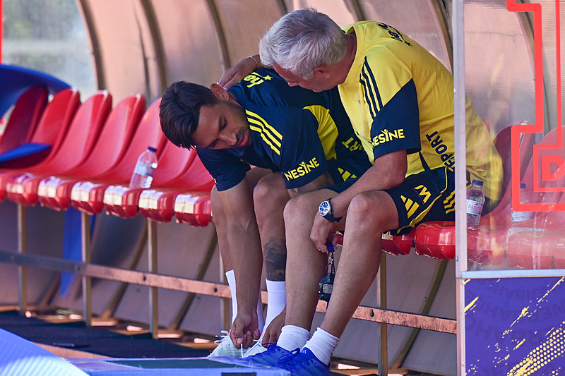 TRANSFER HABERİ | Fenerbahçe’de İrfan Can Kahveci için resmi teklif bekleniyor!