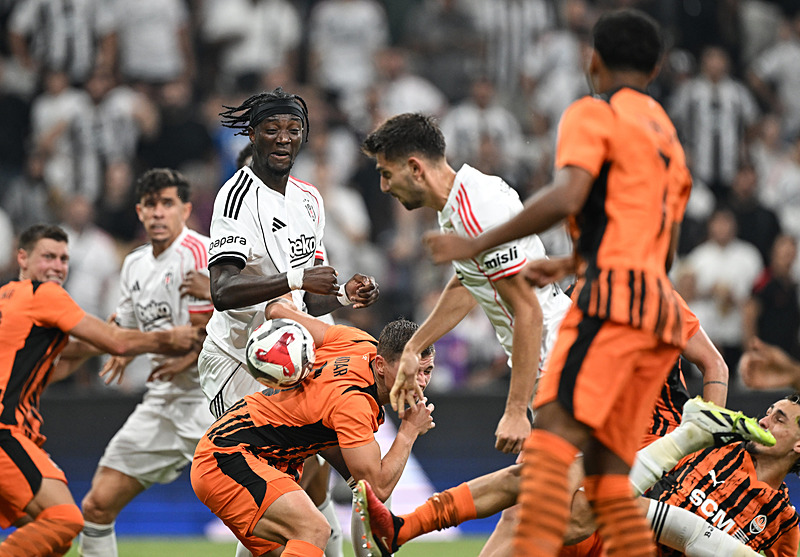 Beşiktaş-Shakhtar Donetsk maçı sonrası sert eleştiri!