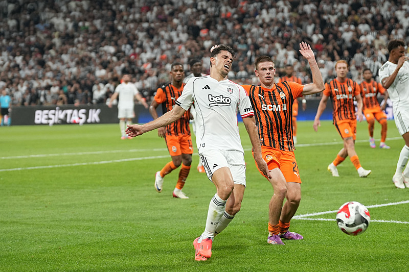 Beşiktaş-Shakhtar Donetsk maçı sonrası sert eleştiri!