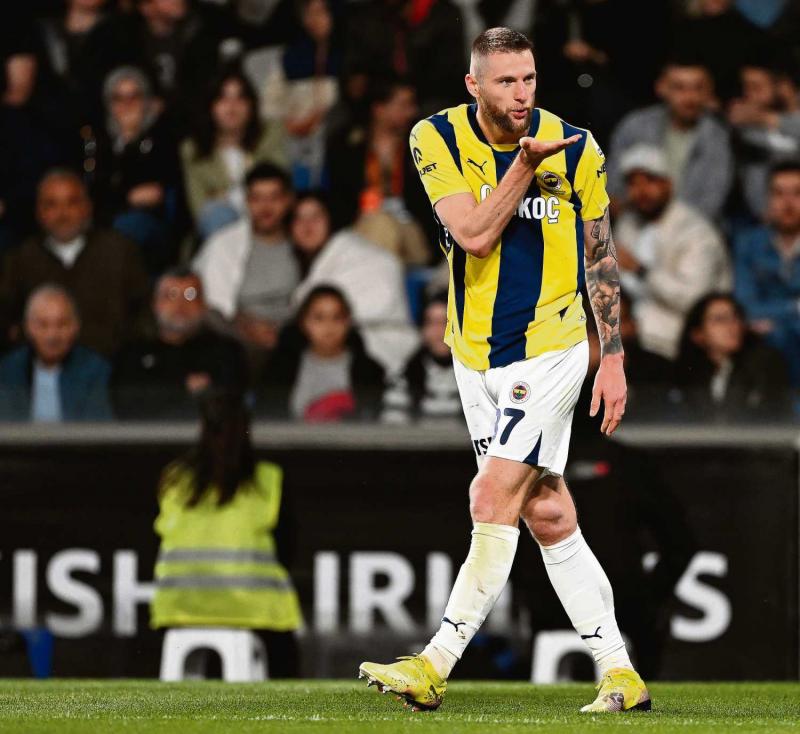 TRANSFER HABERİ: Fenerbahçe transferde mutlu sona ulaştı! İşte sözleşme detayları