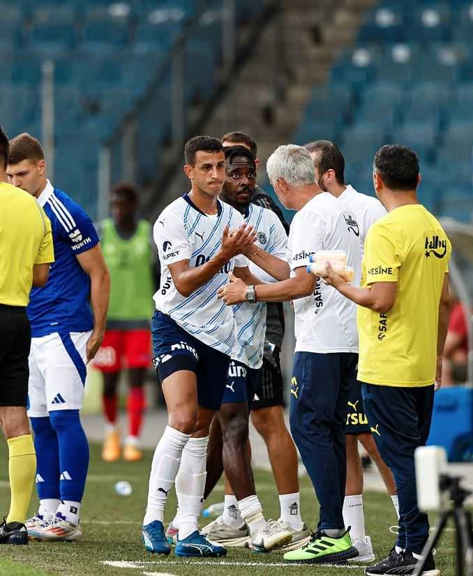 TRANSFER HABERLERİ | Fenerbahçe’de yıldız futbolcu takımdan ayrılıyor!