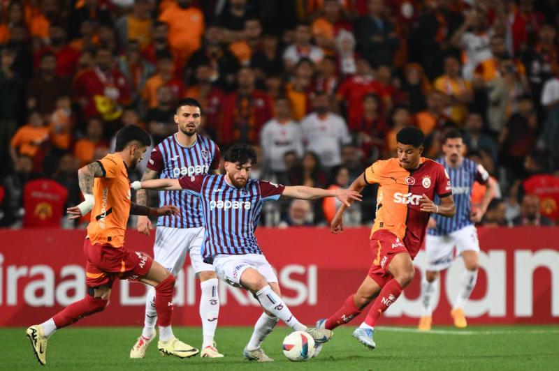 Galatasaray’da Gabriel Sara’dan dikkat çeken açıklamalar! F.Bahçe’yi yenmek...