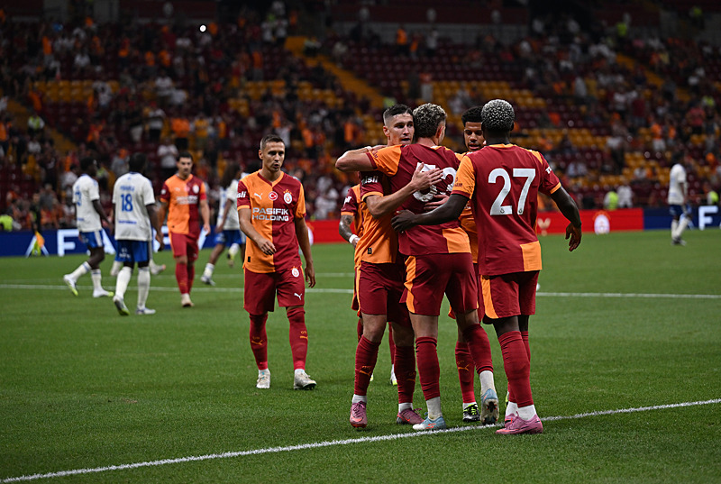 Galatasaray’dan tarihi imza töreni! Sane ve Osimhen’in yanında bir yıldız daha