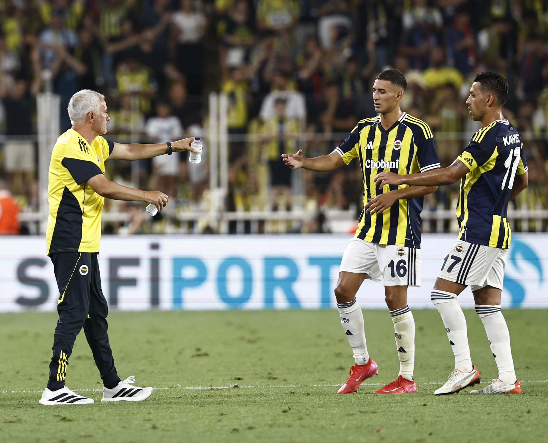 FENERBAHÇE HABERLERİ: Kadıköy’de flaş gerginlik! En Nesyri ve Fred...