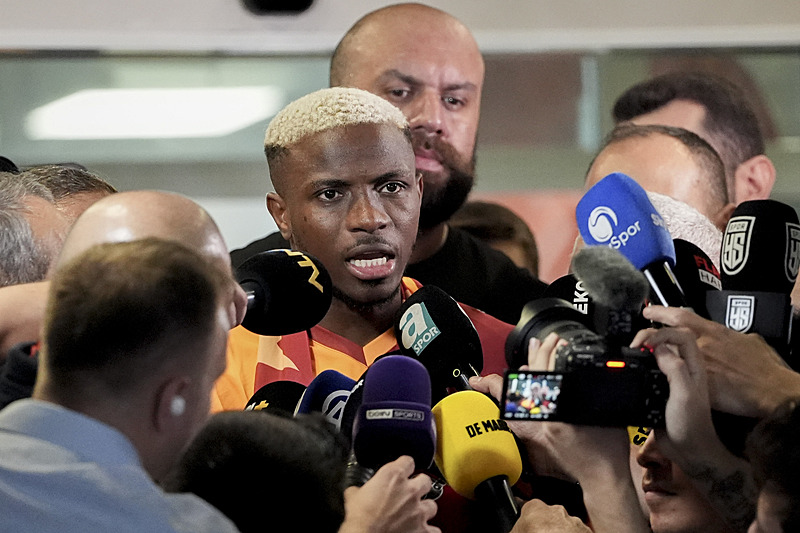 Galatasaray Osimhen’i böyle bitirdi! İşte transferin bilinmeyenleri