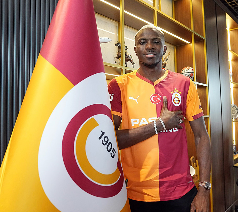 Galatasaray Osimhen transferiyle rekor kırdı!