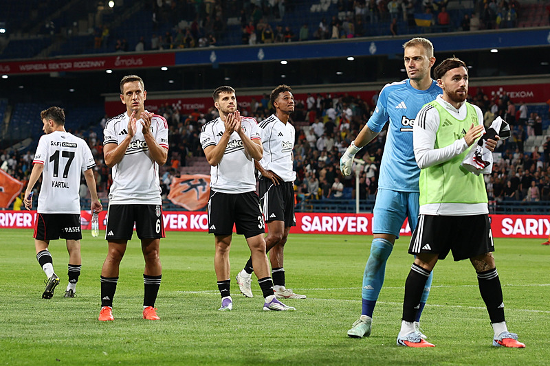 TRANSFER HABERİ | Beşiktaş ve Fenerbahçe Milan’ın yıldızı için karşı karşıya! Menajeriyle görüşecekler