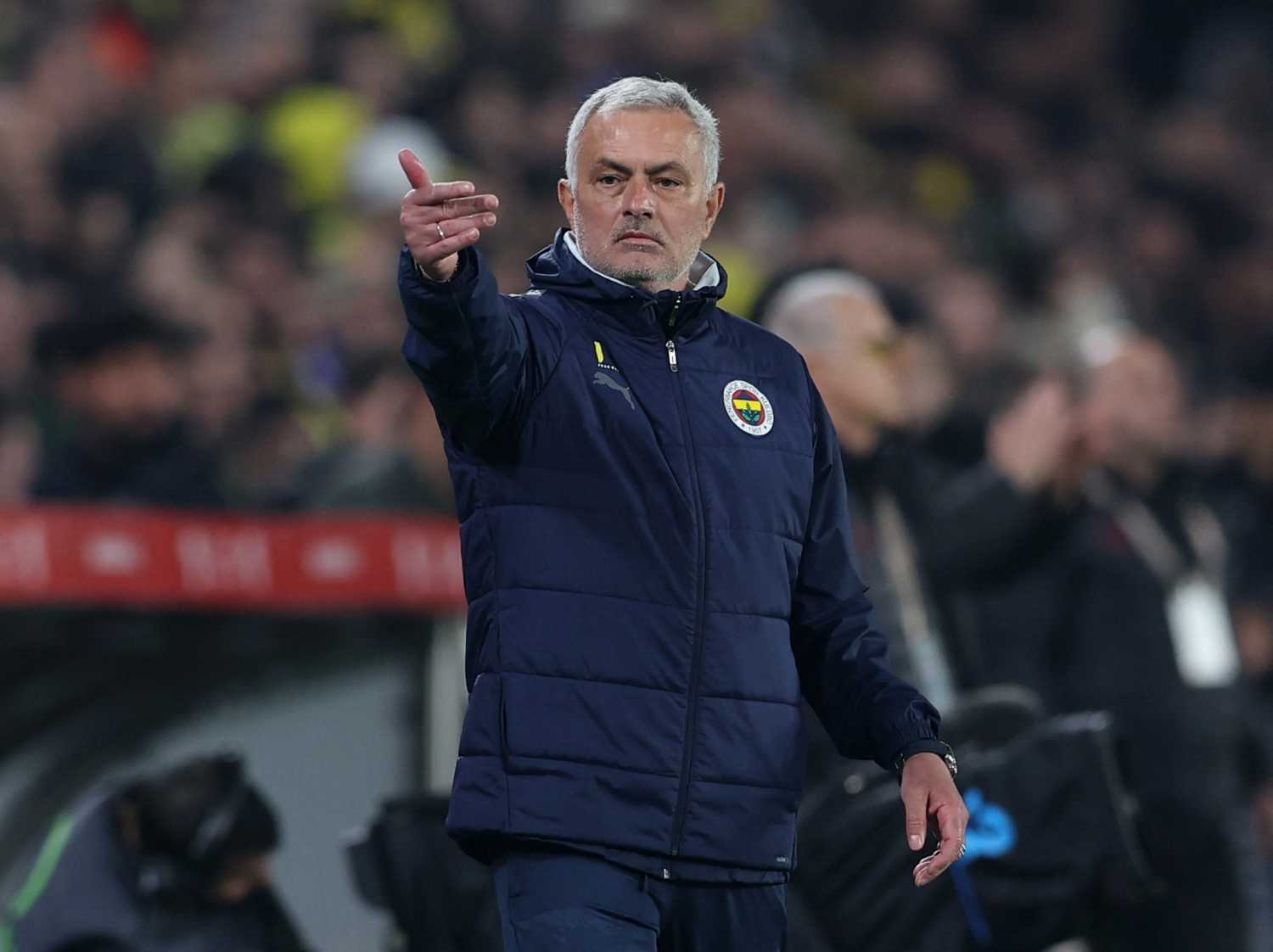 Fenerbahçe’de Jose Mourinho’ya flaş teklif!