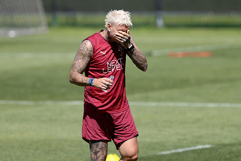 GALATASARAY HABERİ: Okan Buruk’tan flaş forvet kararı! Icardi ve Osimhen Gaziantep’te oynayacak mı?